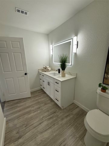 2010 Durham Street, Irving, TX 75062