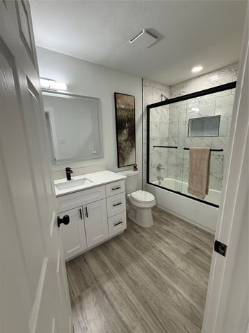 2010 Durham Street, Irving, TX 75062