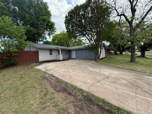 2010 Durham Street, Irving, TX 75062