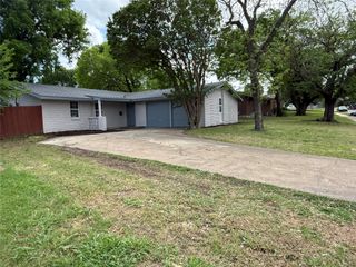 2010 Durham Street, Irving, TX 75062