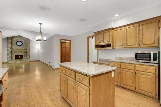 1318 W Royal Oaks Drive, Shoreview, MN 55126