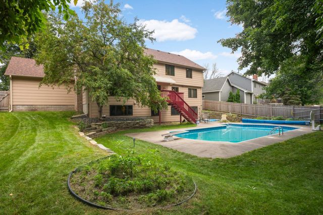 1318 W Royal Oaks Drive, Shoreview, MN 55126