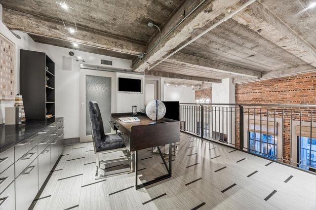 915 Franklin Street 9N, Houston, TX 77002