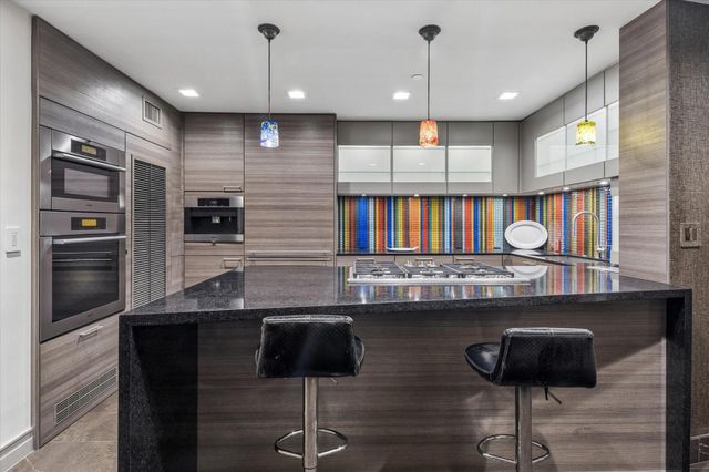 915 Franklin Street 9N, Houston, TX 77002