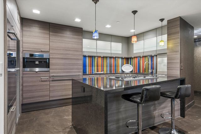 915 Franklin Street 9N, Houston, TX 77002