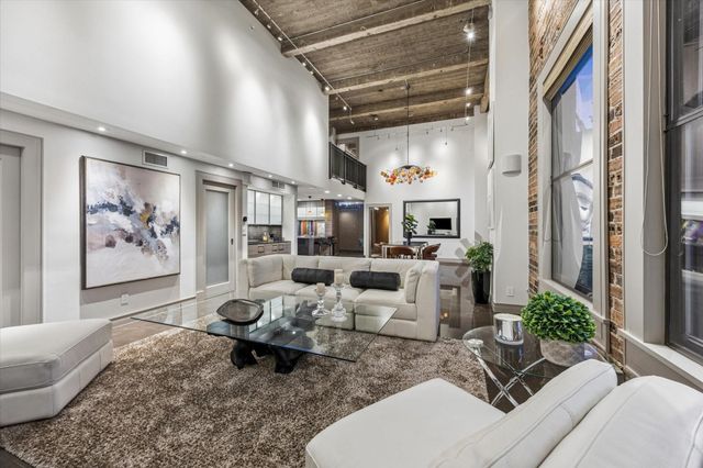 915 Franklin Street 9N, Houston, TX 77002