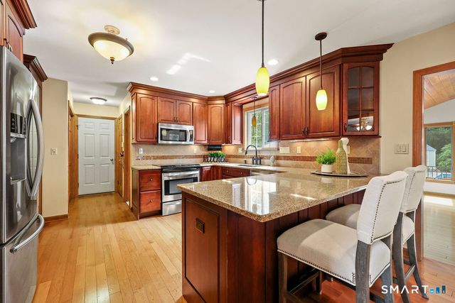 209 Lancaster Way, Cheshire, CT 06410