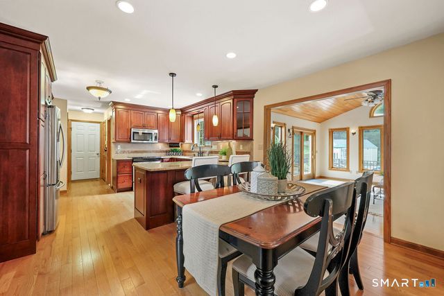 209 Lancaster Way, Cheshire, CT 06410