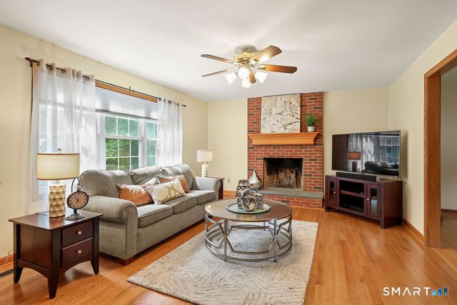 209 Lancaster Way, Cheshire, CT 06410