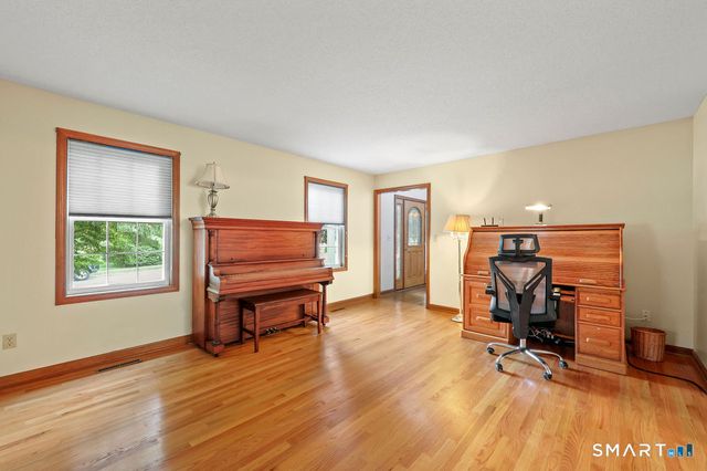 209 Lancaster Way, Cheshire, CT 06410