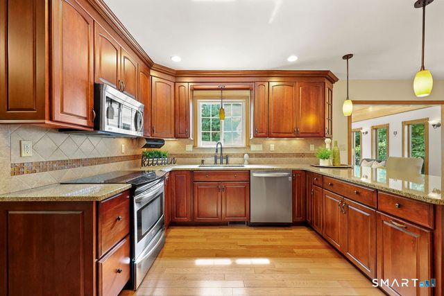 209 Lancaster Way, Cheshire, CT 06410