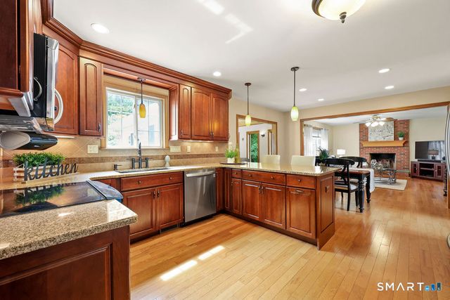 209 Lancaster Way, Cheshire, CT 06410