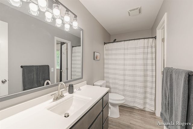 806 Grindle Drive, Lowell, MI 49331