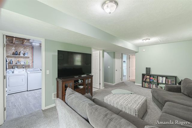 806 Grindle Drive, Lowell, MI 49331