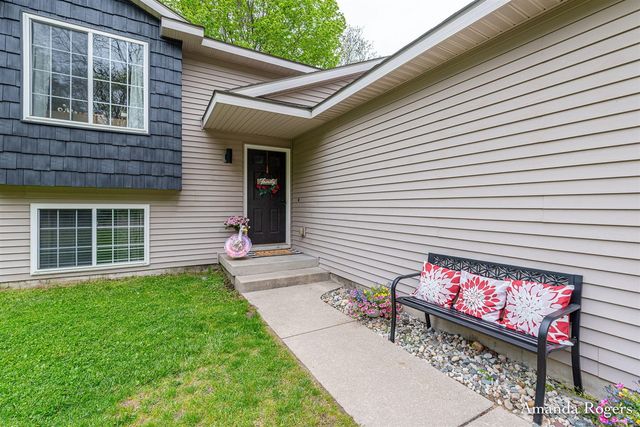 806 Grindle Drive, Lowell, MI 49331