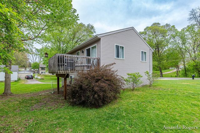806 Grindle Drive, Lowell, MI 49331