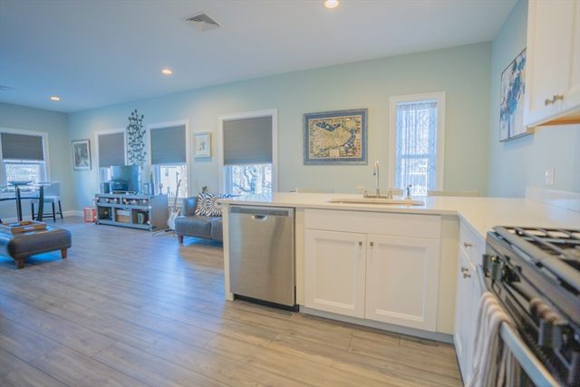 278 Court Street 101, Plymouth, MA 02360