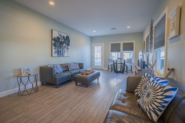 278 Court Street 101, Plymouth, MA 02360