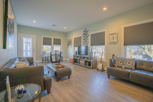 278 Court Street 101, Plymouth, MA 02360