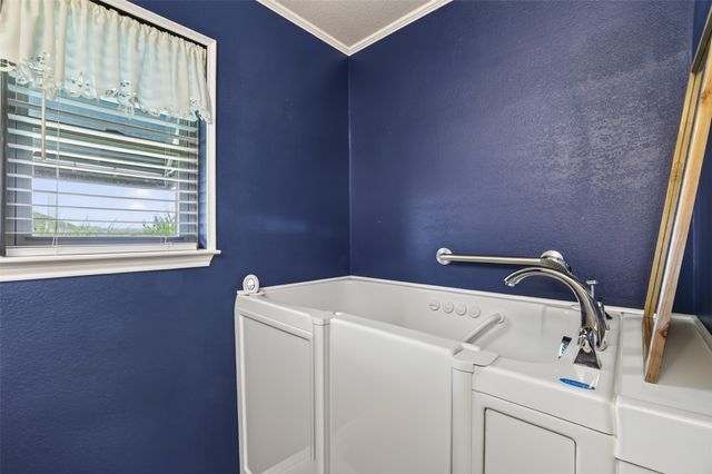 107 Cottonwood Drive, Fate, TX 75189