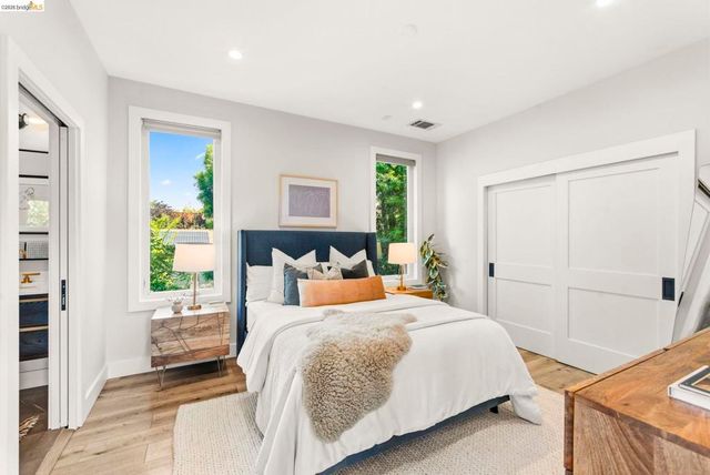 450 42nd St, Oakland, CA 94609