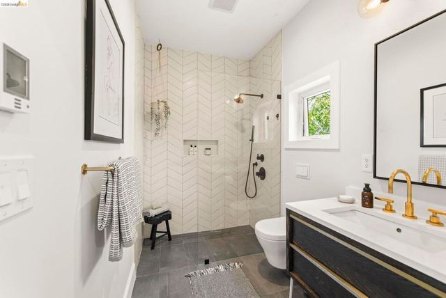 450 42nd St, Oakland, CA 94609