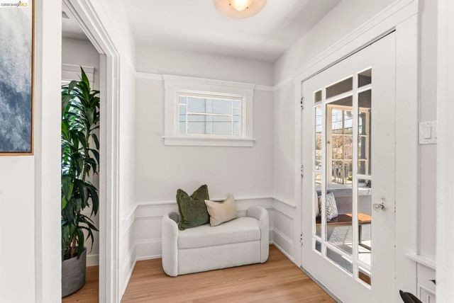 450 42nd St, Oakland, CA 94609