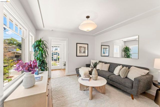 450 42nd St, Oakland, CA 94609