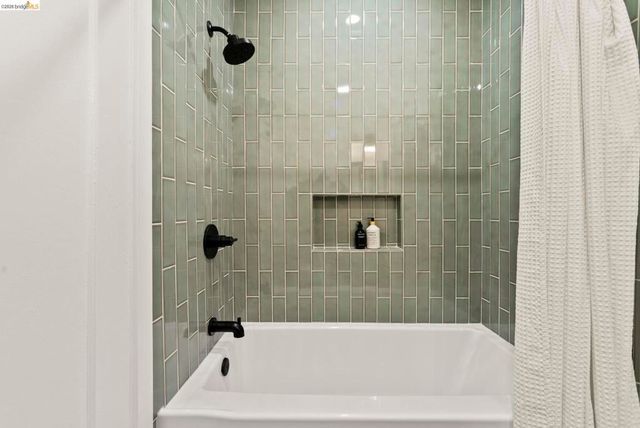 450 42nd St, Oakland, CA 94609