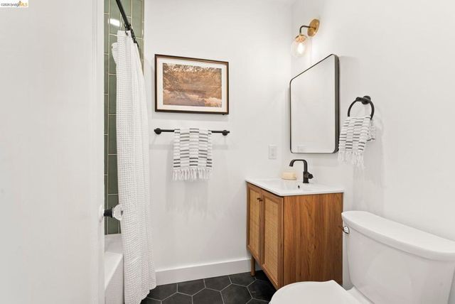 450 42nd St, Oakland, CA 94609