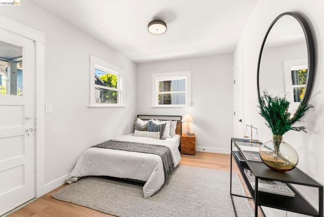 450 42nd St, Oakland, CA 94609