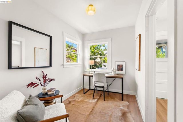 450 42nd St, Oakland, CA 94609