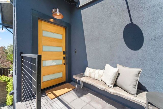 450 42nd St, Oakland, CA 94609