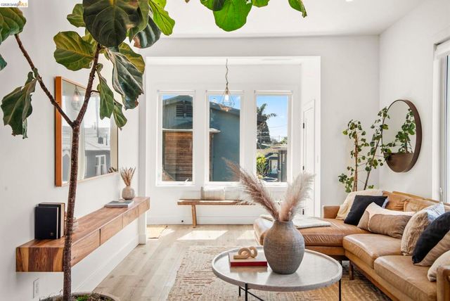 450 42nd St, Oakland, CA 94609