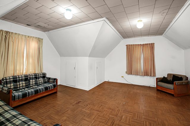 4320 W 99th Place, Oak Lawn, IL 60453