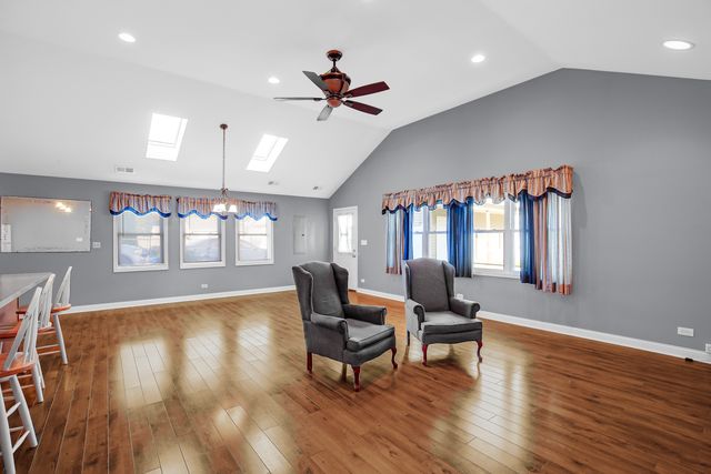 4320 W 99th Place, Oak Lawn, IL 60453