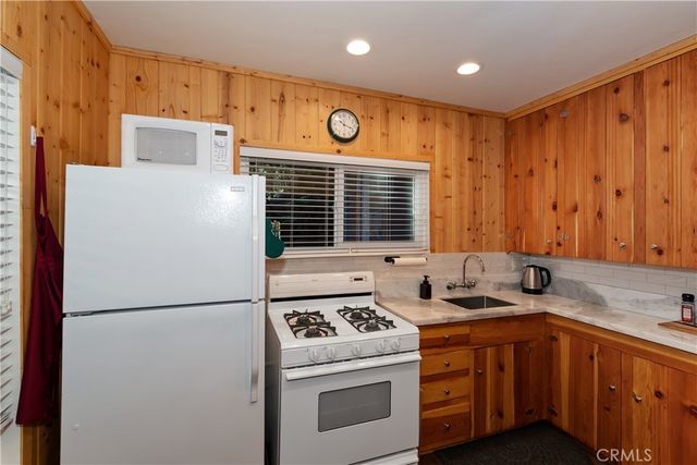 28999 Cedar Terrace, Cedar Glen, CA 92321