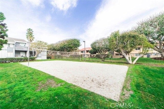 17092 Pacific Coast Hwy 204, Huntington Beach, CA 92649