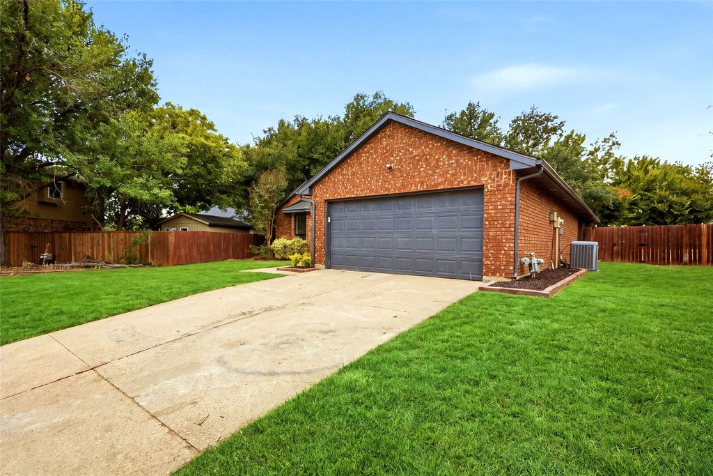 1405 Sedalia Court, Flower Mound, TX 75028 — photo 3