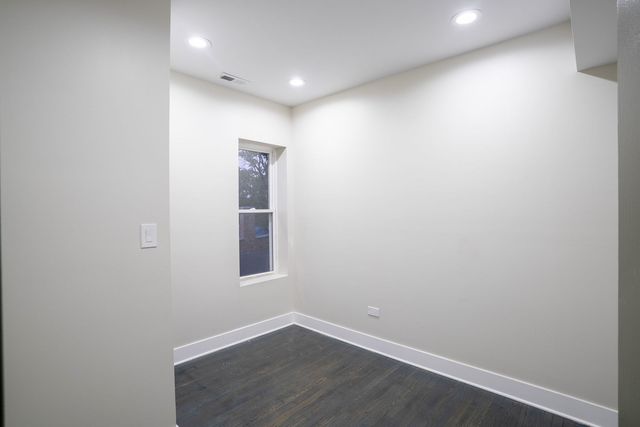 7948 S Evans Avenue 2M, Chicago, IL 60619