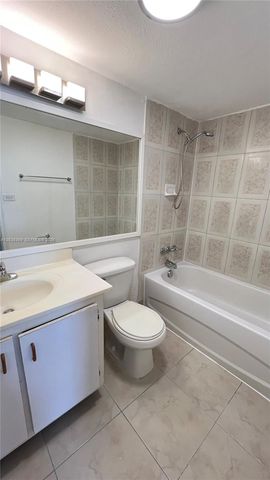 4550 NW 9th St 612E, Miami, FL 33126