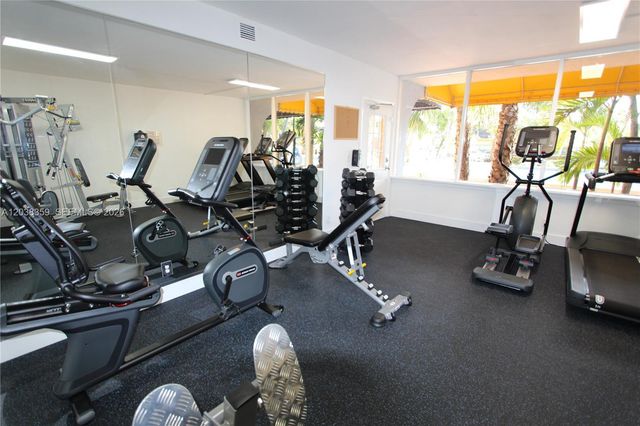 4550 NW 9th St 612E, Miami, FL 33126