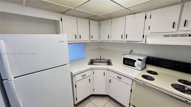 4550 NW 9th St 612E, Miami, FL 33126