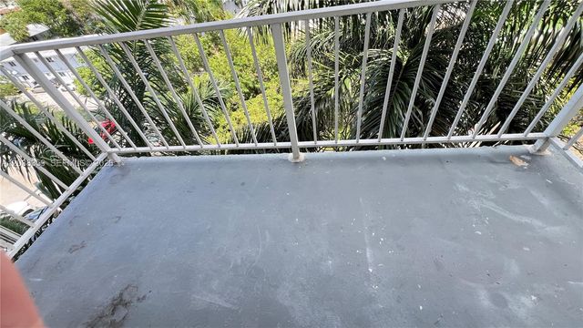 4550 NW 9th St 612E, Miami, FL 33126