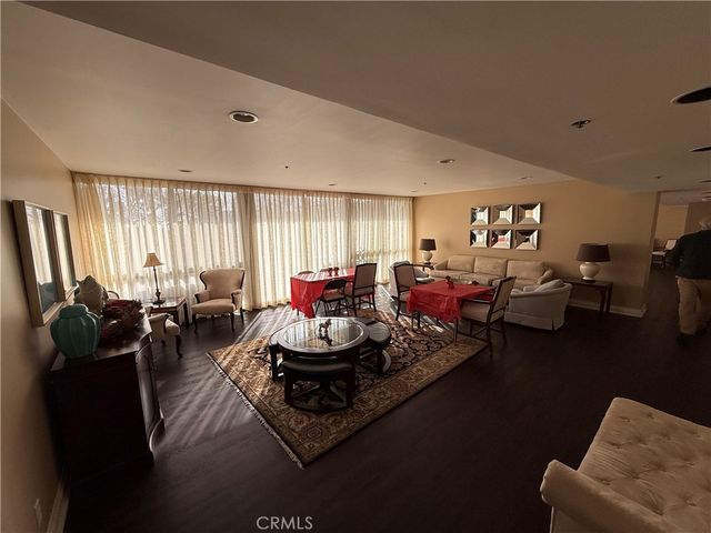 222 Monterey Road 206, Glendale, CA 91206
