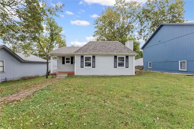 405 W Miami Street, Paola, KS 66071