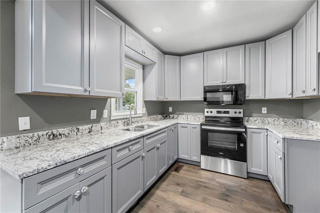 405 W Miami Street, Paola, KS 66071