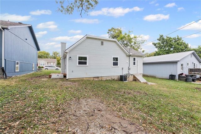405 W Miami Street, Paola, KS 66071