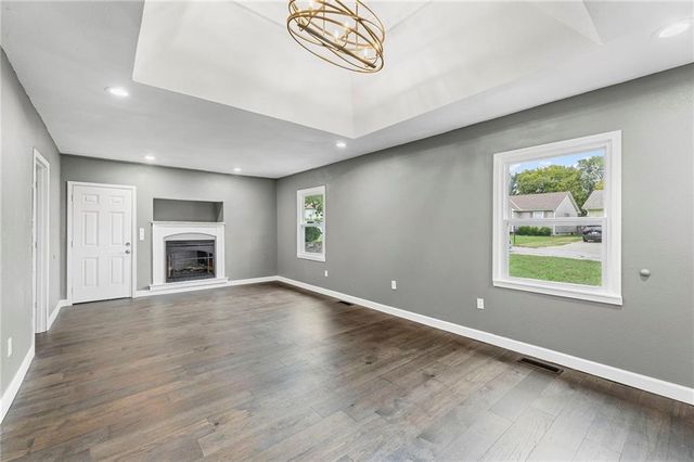 405 W Miami Street, Paola, KS 66071