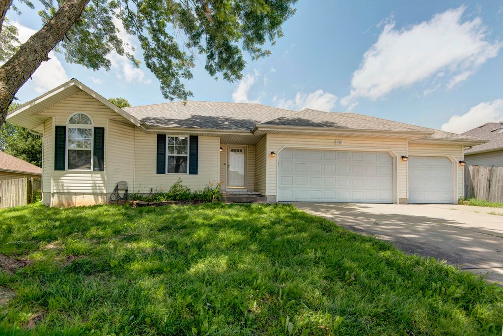 435 N Harrington Drive, Republic, MO 65738